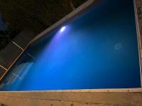Basen w obiekcie Villa climatisé avec piscine et jacuzzi lub w pobliżu
