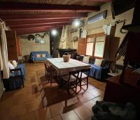 Posezení v ubytování Casa Rural en El Cerro Del Búho