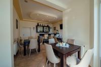 Reštaurácia alebo iné gastronomické zariadenie v ubytovaní Guesthouse Villa Diana