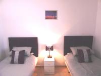 Posteľ alebo postele v izbe v ubytovaní Puerto Del Carmen - Apartment 5 - Las Palmeras 3