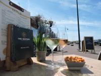 Напитки в Two Brothers Noordwijk Beach