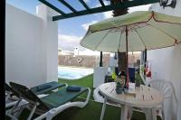 The swimming pool at or close to Apt 2 Las Palmeras iii Lanzarote