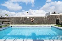 The swimming pool at or close to Apt 2 Las Palmeras iii Lanzarote