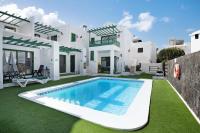 The swimming pool at or close to Apt 2 Las Palmeras iii Lanzarote