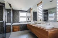 Koupelna v ubytování Ultravioleta Boutique Residences
