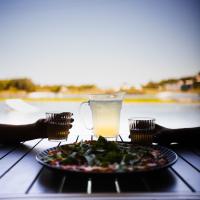 Nápoje v ubytování Mackay Adventure Lodge