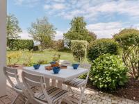 Vonkajšia záhrada v ubytovaní Appartement 3 pièces à Carnac avec piscine chauffée, proche plage et thalasso - 4 pers. - FR-1-477-230