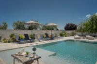 Bazén v ubytovaní Zante Prime Heated Pool Villas alebo v jeho blízkosti