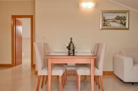 Posedenie v ubytovaní Luxury Apartments Villa Tunera