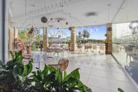 En restaurant eller et andet spisested på Bocobay Gold Coast Resort