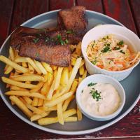 Jídlo v hotelu nebo okolí