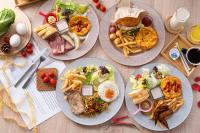 Jídlo v hotelu nebo okolí