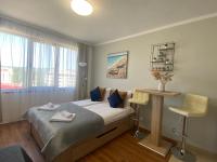Postel nebo postele na pokoji v ubytování SUMMER BREEZE 506 Private Studio SUNNY BEACH