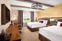 Ein Bett oder Betten in einem Zimmer der Unterkunft Silverton Casino Lodge