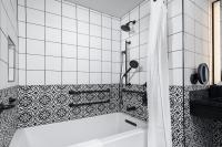 Ein Badezimmer in der Unterkunft Silverton Casino Lodge