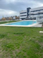Bazén v ubytování Apartamento Valle-Niza, Almayate, Vélez málaga, torre del mar ,2 dormitorios nebo v jeho okolí