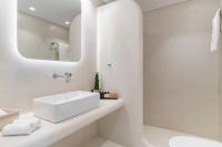 A bathroom at NEW - Villa Aperanto - MG Villas Mykonos