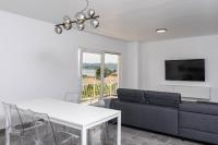 TV a/nebo společenská místnost v ubytování Apartments Marina