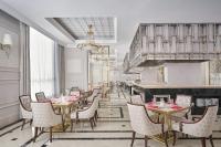 Un lugar para sentarse en Four Points by Sheraton Lang Son