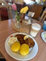 Jídlo v penzionu nebo okolí