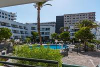 Bazén v ubytování GO2TENERIFE Apart'Arona City center & Beach at 5 min nebo v jeho okolí