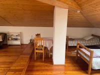 Posteľ alebo postele v izbe v ubytovaní Cottage house Gowidlino by the lake, Kashubia