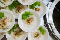 Makanan di atau berdekatan hotel