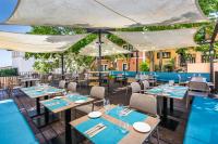 A restaurant or other place to eat at Occidental Pueblo Acantilado