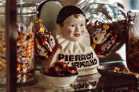 a statue of a woman with a bowl of food at Maison Saintonge in Paris