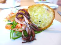 Jídlo v hotelu nebo okolí