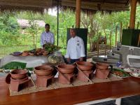 Oaspeți care stau la Web of Life Resort Wasgamuwa