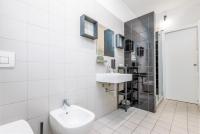 A bathroom at FEEL - Porta Nuova Rooms