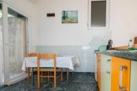 Kuchyňa alebo kuchynka v ubytovaní Apartments with parking spaces Sali, Dugi otok - 17791