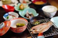 旅館の敷地内または近くでの食事または食べ物