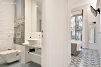 Koupelna v ubytování Uma Suites Sagrada Familia