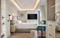 Great Scotland Yard Hotel, part of Hyattにあるベッド