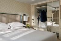 Great Scotland Yard Hotel, part of Hyattにあるベッド