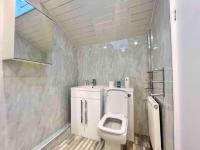 Koupelna v ubytování Spacious 3 Bedroom Home In Glasgow - Free Parking