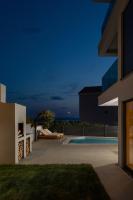 Bazén v ubytovaní Luxury apartment Marco Polo with a private swimming pool with salt sea water alebo v jeho blízkosti