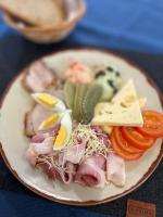 Jídlo v hotelu nebo okolí