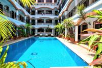 Hotel Colonial Playa del Carmenの敷地内または近くにあるプール