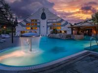 Bazén v ubytovaní Hotel Carbona Thermal Spa alebo v jeho blízkosti