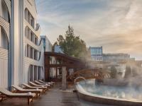 Bazén v ubytovaní Hotel Carbona Thermal Spa alebo v jeho blízkosti