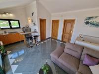 Kuchyňa alebo kuchynka v ubytovaní Holiday house with private pool and sauna