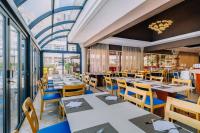 Un restaurante o sitio para comer en Muthu Clube Praia da Oura