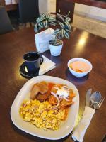 Jídlo v hotelu nebo okolí