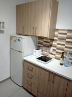 Kuchyň nebo kuchyňský kout v ubytování Studio Apartment Near the Beach