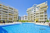 Bazén v ubytovaní Novelty Beach 2 Salou, climatizado, piscina y playa alebo v jeho blízkosti