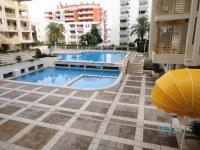 Bazén v ubytovaní Novelty Beach 2 Salou, climatizado, piscina y playa alebo v jeho blízkosti