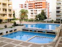 Bazén v ubytovaní Novelty Beach 2 Salou, climatizado, piscina y playa alebo v jeho blízkosti